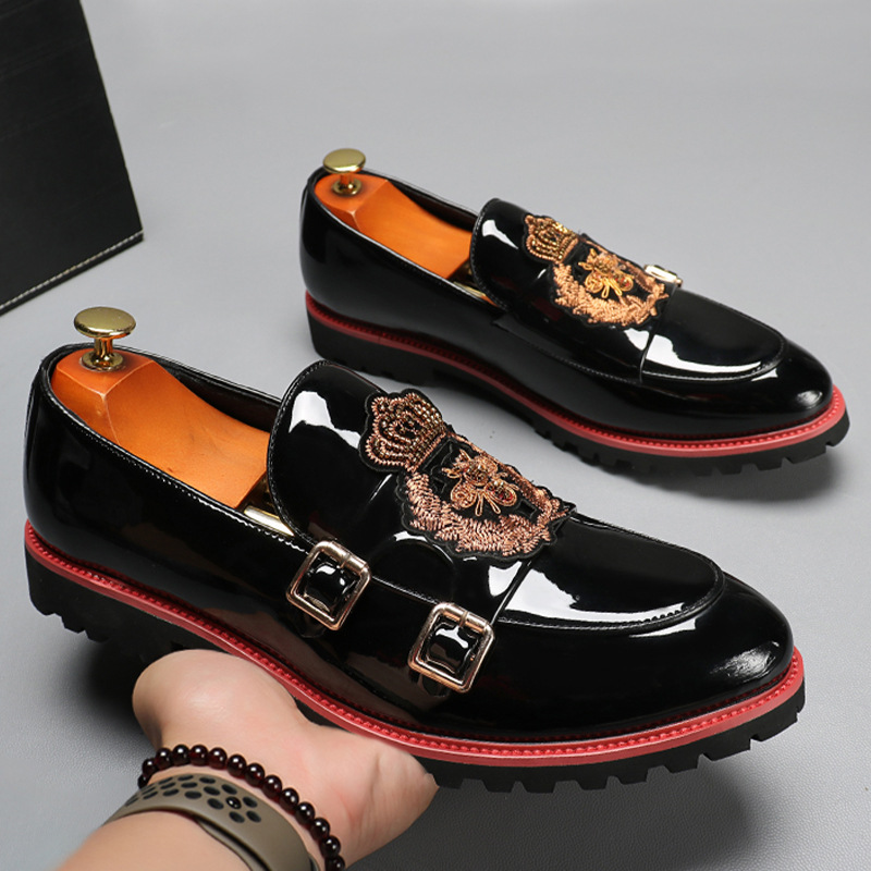 Men'S Grooming Oxford - 新しい高級ファッション男性用ポインテッドスエード刺繍スリッポンカジュアルオックスフォードシューズ結婚式新郎ドライビングホームカミングビジネスフットウェア
